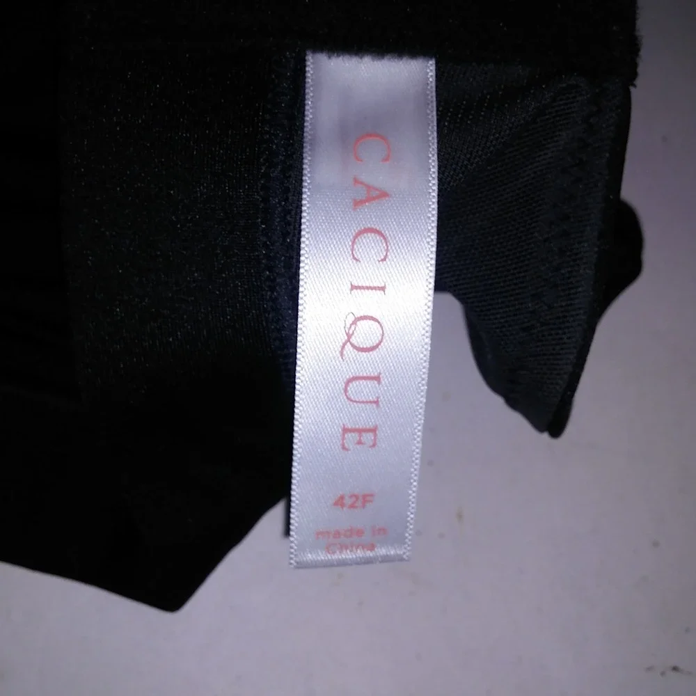 Cacique Bra 42F Lightly Lined No Wire Black Solid Wireless